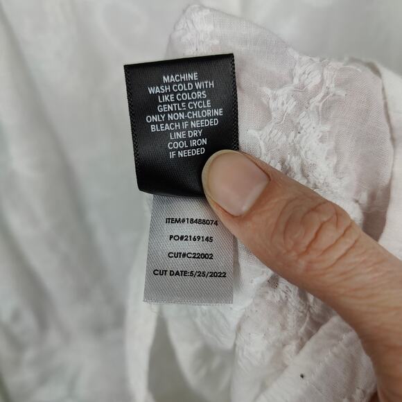 Torrid Embroidered Button Up Shirt Womens 3X White Cotton Paisley Top Preppy - Picture 8 of 8